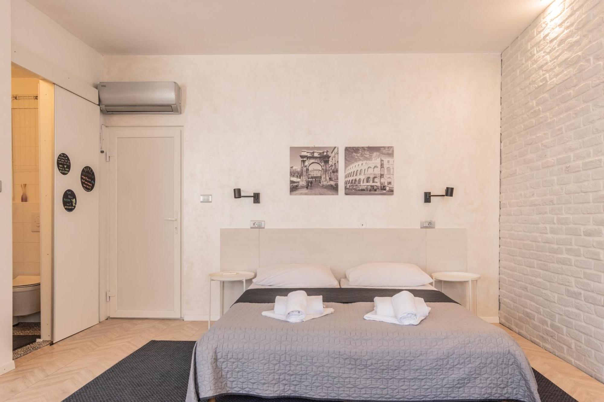 L&b Old Town Guest house 3*