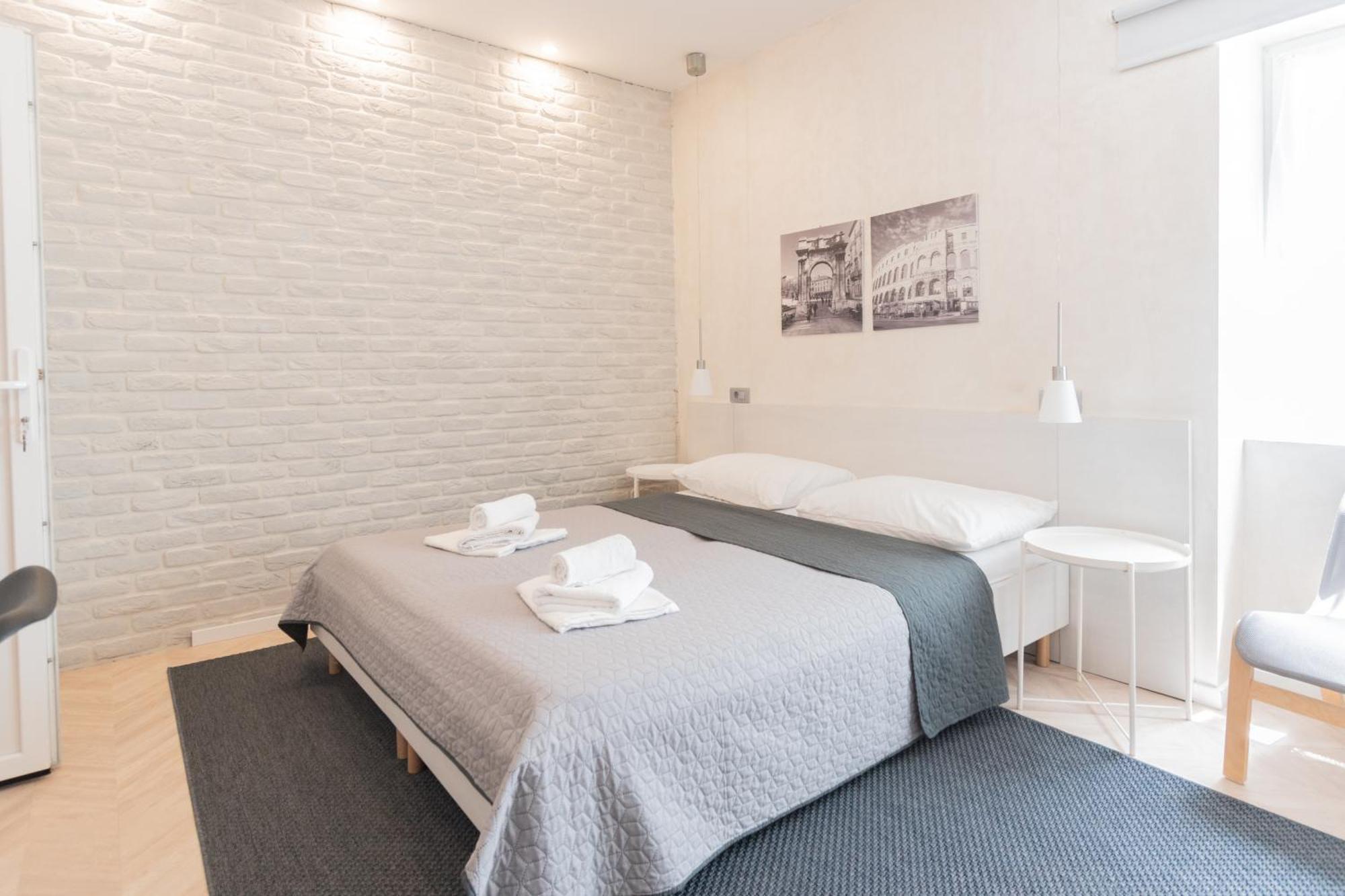 L&b Old Town Guest house 3*