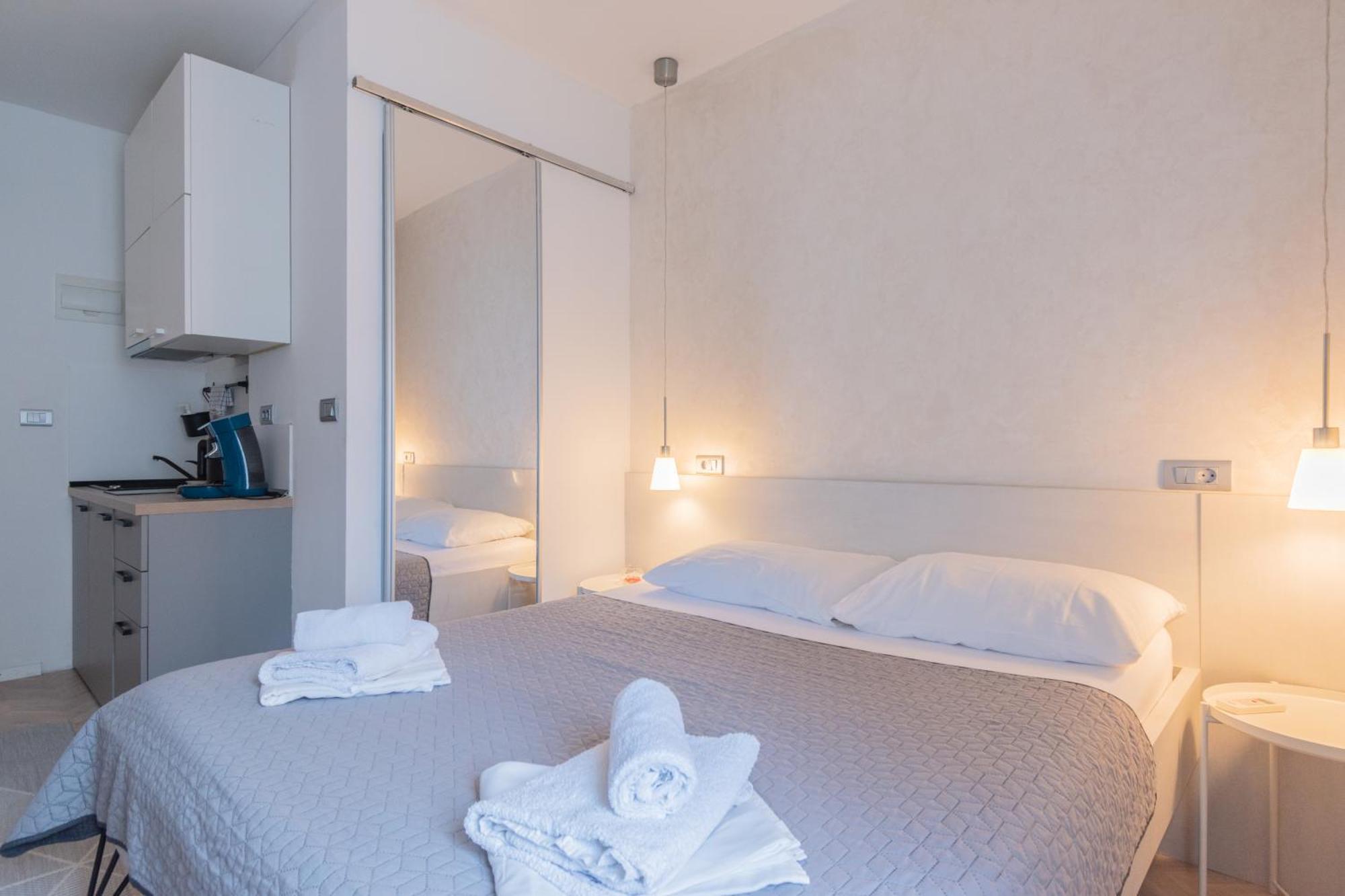 L&b Old Town Guest house 3*